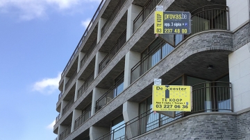 IP bord aan balkon